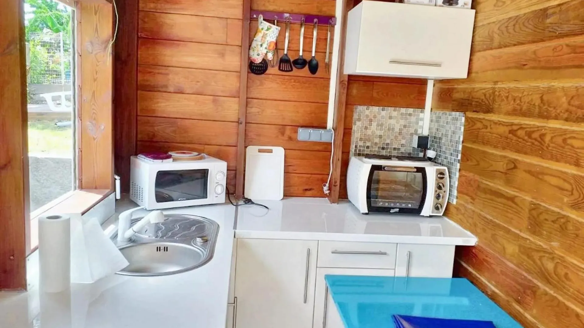 Bungalow Charmant Au Moule Avec Piscine Et Jardin Le Moule