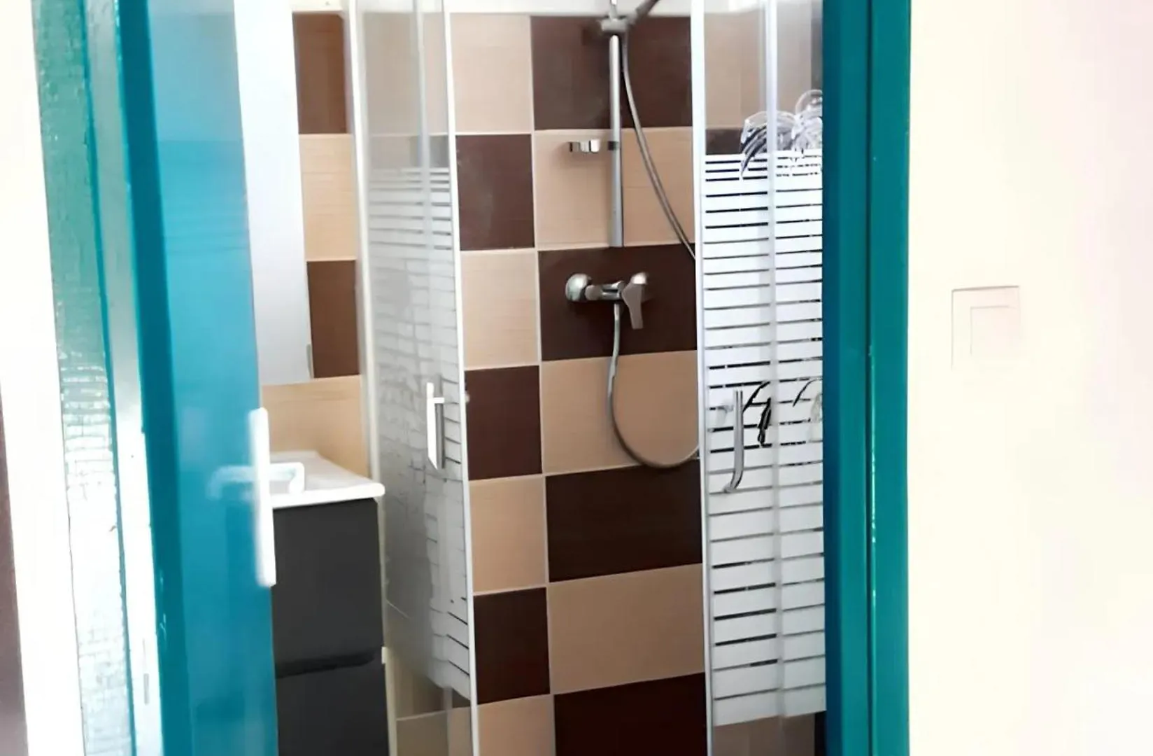 Bungalow Charmant Au Moule Avec Piscine Et Jardin Le Moule
